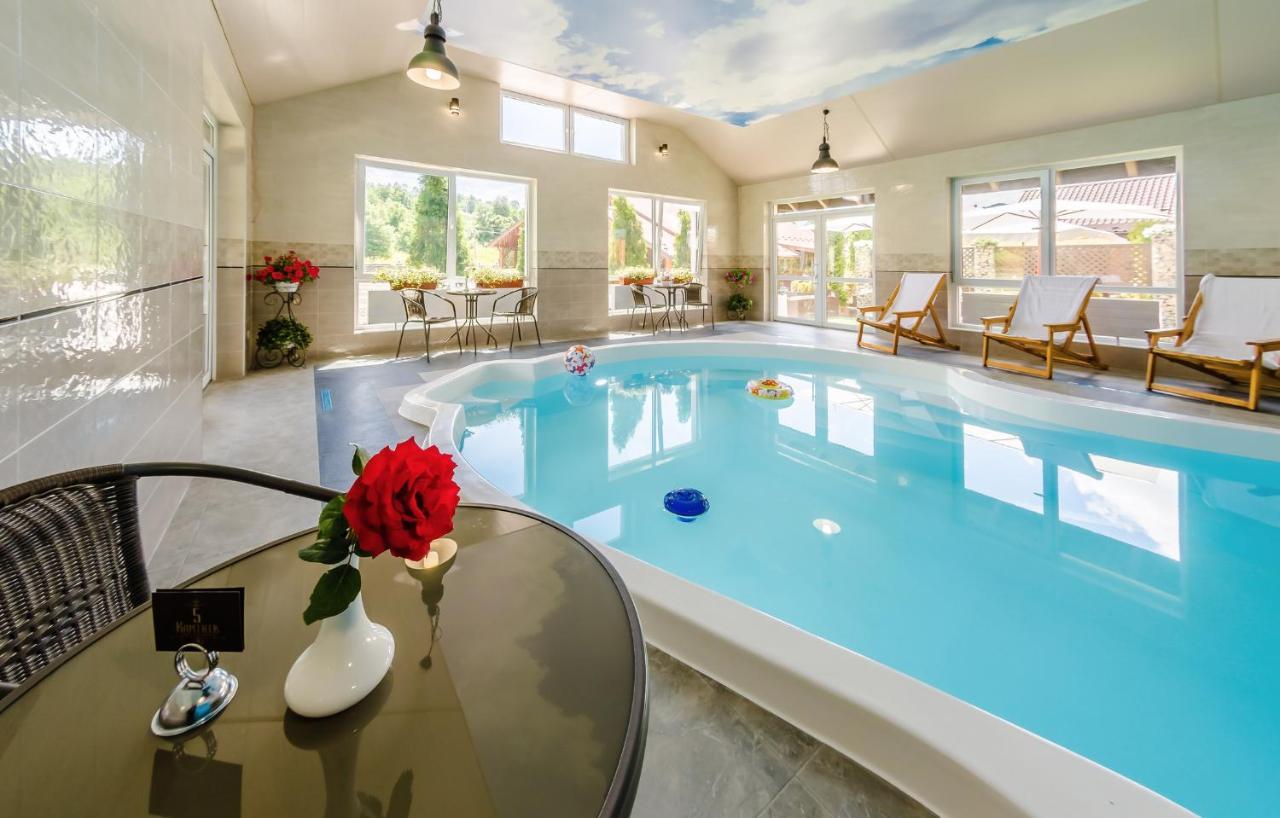 Апарт-Отель 5 Каминов Yasinya Extérieur photo