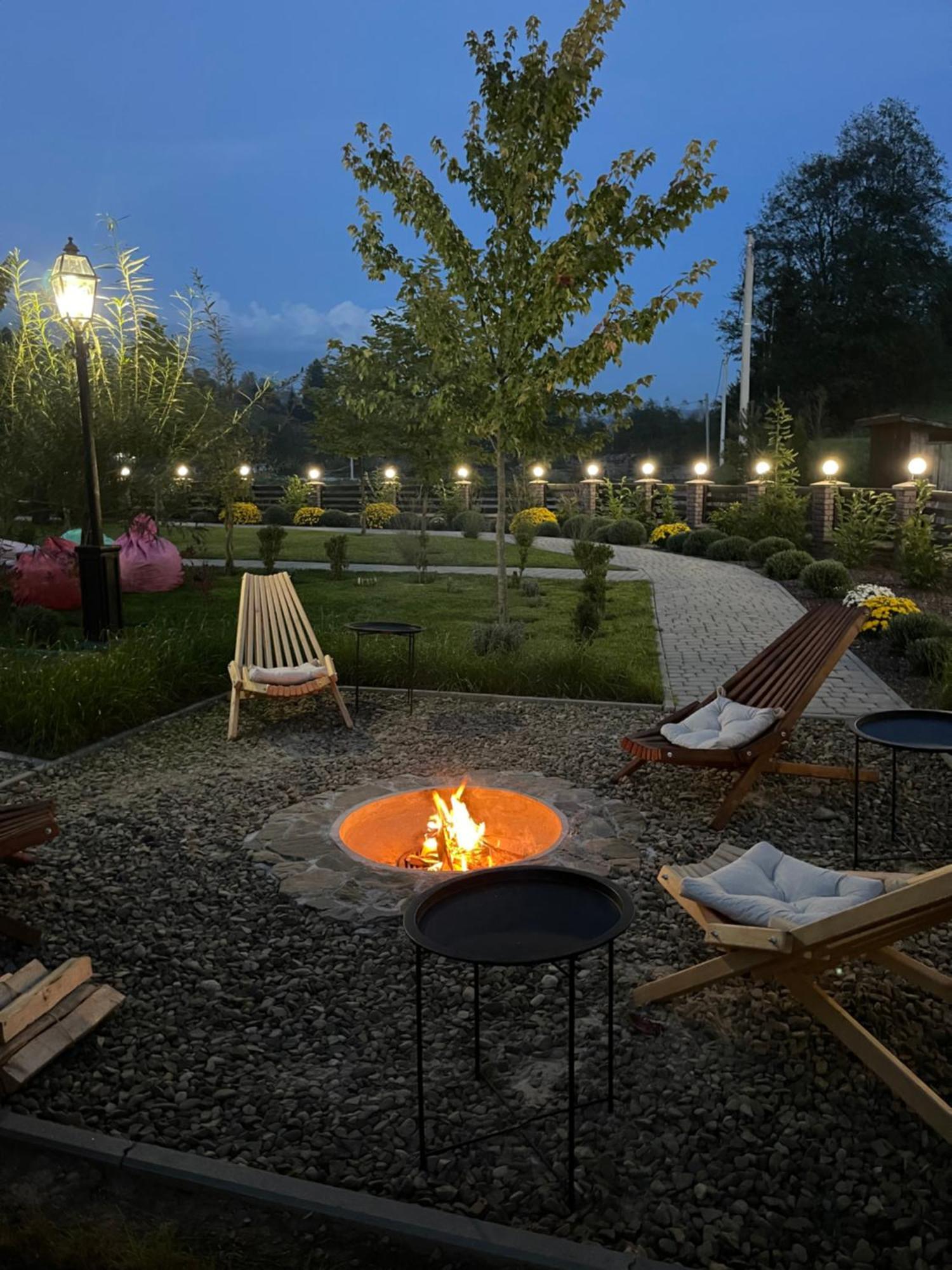Апарт-Отель 5 Каминов Yasinya Extérieur photo