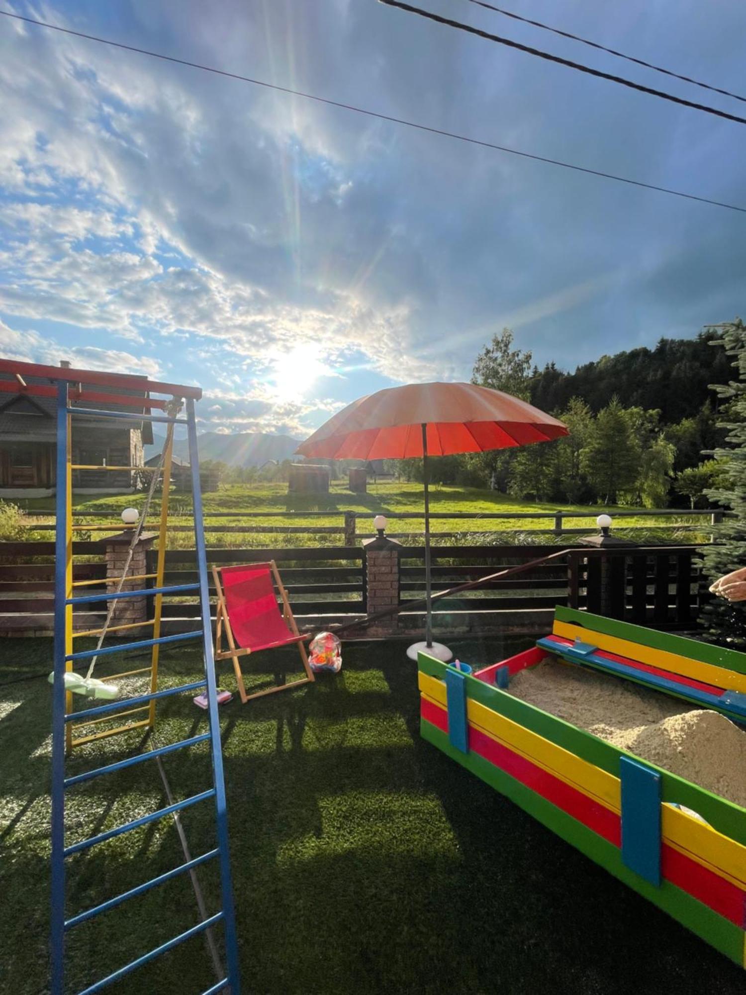 Апарт-Отель 5 Каминов Yasinya Extérieur photo