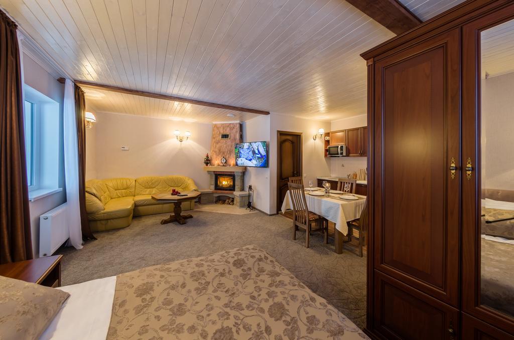 Апарт-Отель 5 Каминов Yasinya Chambre photo