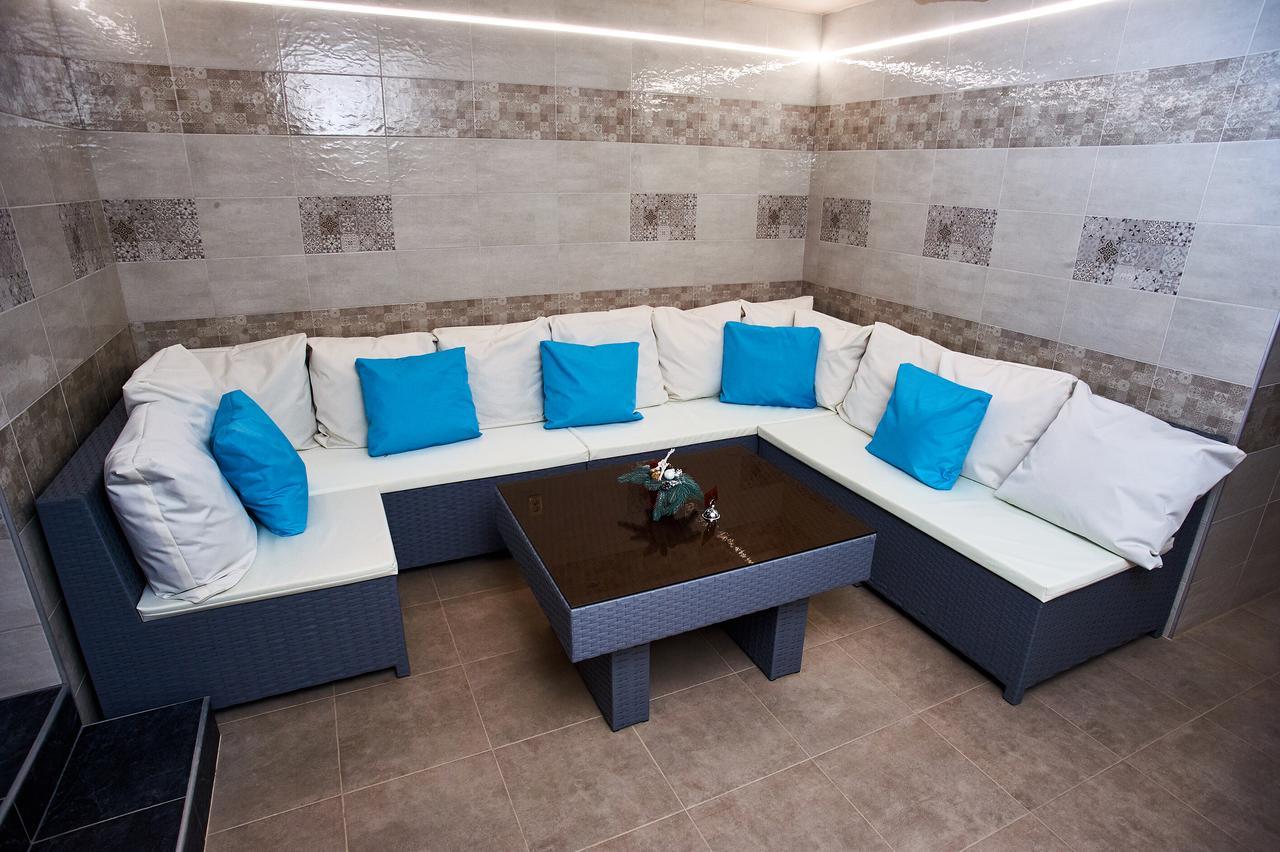 Апарт-Отель 5 Каминов Yasinya Extérieur photo